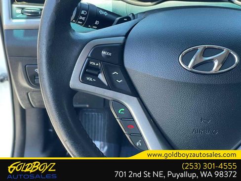 Used 2013 Hyundai Veloster w/ Style Pkg FWD image 12