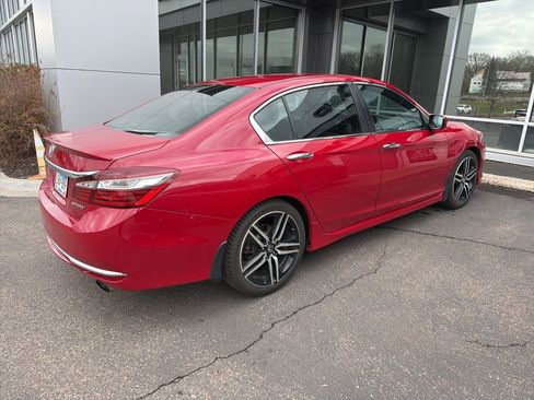 Used 2017 Honda Accord Sport image 4