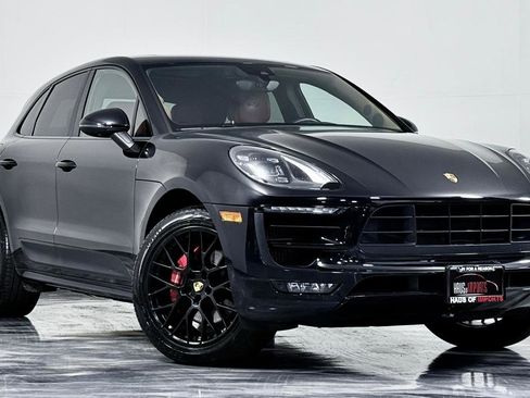 Used 2018 Porsche Macan GTS image 2
