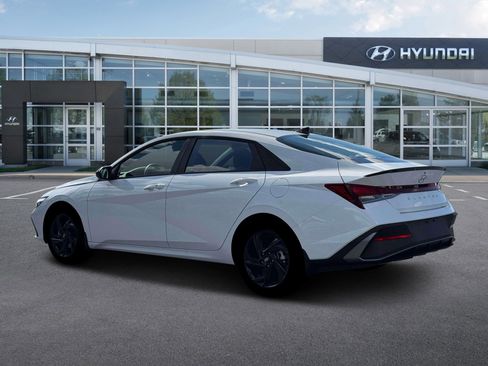 New 2026 Hyundai Elantra Sport FWD image 4