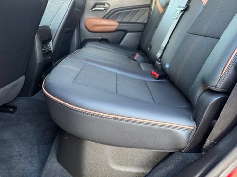 Certified 2024 GMC Canyon AT4 AWD/4WD image 7