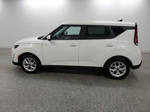 Used 2024 Kia Soul LX w/ Option Group 015 FWD image 9