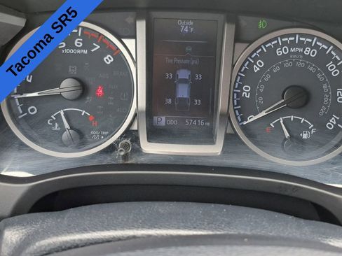 Used 2020 Toyota Tacoma SR5 AWD/4WD image 12