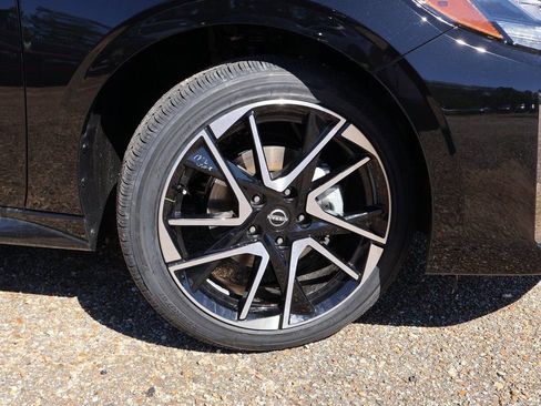 New 2025 Nissan Sentra SR image 16