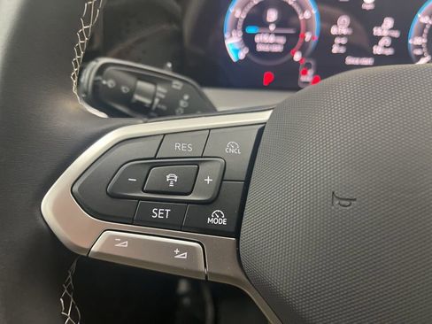 New 2026 Volkswagen Tiguan SE AWD/4WD image 19