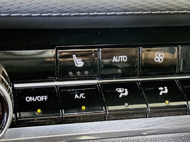 Used 2025 Chevrolet Equinox LT w/ Convenience Package II FWD image 21