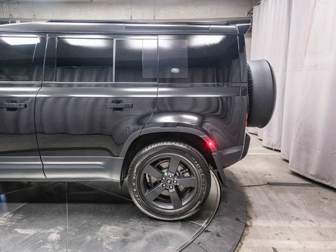 Used 2022 Land Rover Defender 110 SE AWD/4WD image 8