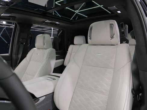 Used 2026 Cadillac Escalade V w/ LPO, ONYX Package image 22