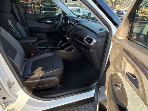 Used 2023 Chevrolet TrailBlazer LT FWD image 15