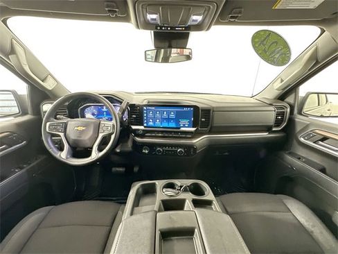 Used 2024 Chevrolet Silverado 1500 LT image 3
