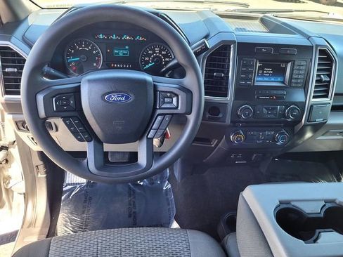 Used 2015 Ford F150 XLT RWD image 9