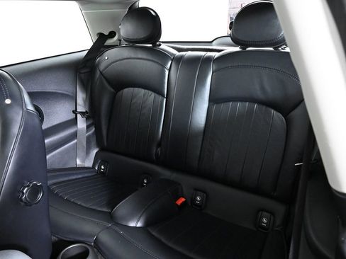 Used 2019 MINI Cooper S w/ Premium Package image 25