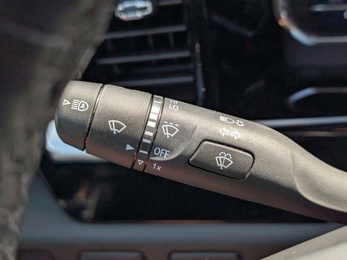 Used 2024 Chevrolet Silverado 2500 LT w/ Convenience Package image 25