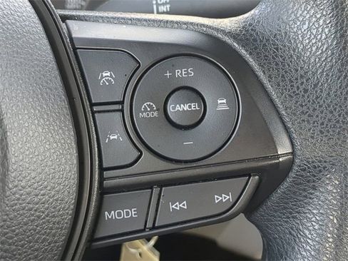 Used 2023 Toyota Corolla Cross L image 27