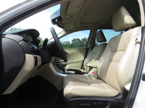 Used 2015 Honda Accord EX-L image 11