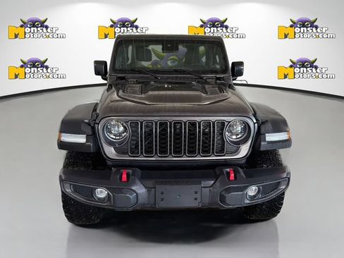 Used 2024 Jeep Wrangler Unlimited Rubicon w/ Dual Top Group AWD/4WD image 2