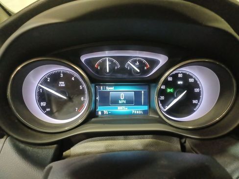 Used 2019 Buick Envision Essence image 10