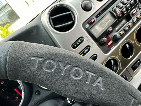 Used 2004 Toyota Matrix image 27