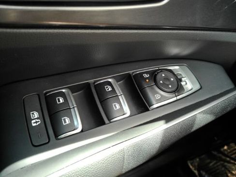 Used 2025 Kia Sorento LX FWD image 34