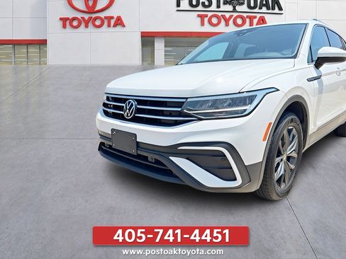 Used 2024 Volkswagen Tiguan SE AWD/4WD image 32
