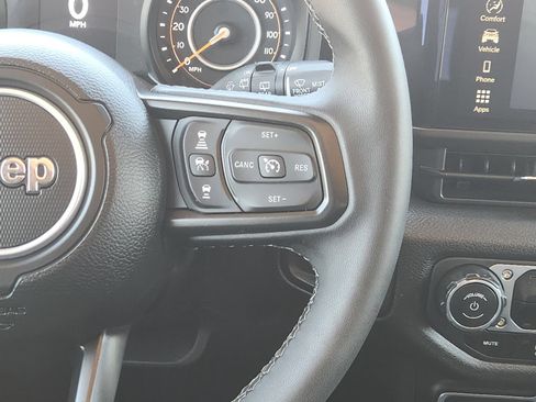Used 2025 Jeep Wrangler Unlimited Sport AWD/4WD image 30