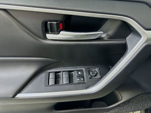 Used 2020 Toyota RAV4 XLE w/ Convenience Package image 15