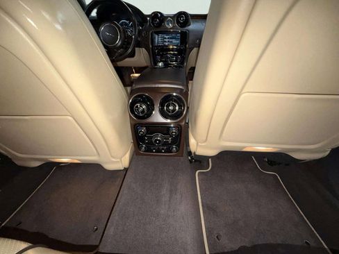 Used 2015 Jaguar XJ L Portfolio image 26
