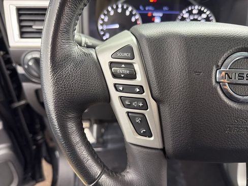 Used 2021 Nissan Titan SV w/ SV Convenience Package AWD/4WD image 12