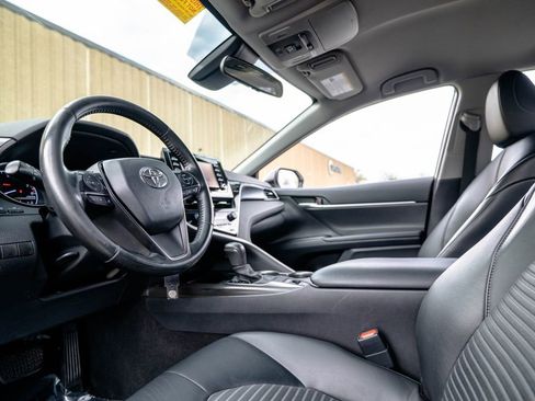 Used 2021 Toyota Camry SE AWD/4WD image 5
