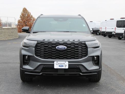 New 2026 Ford Explorer ST-Line w/ ST-Line Street Pack AWD/4WD image 9
