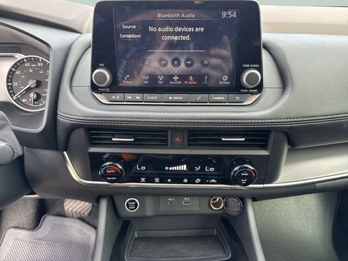 Used 2023 Nissan Rogue SV FWD image 26