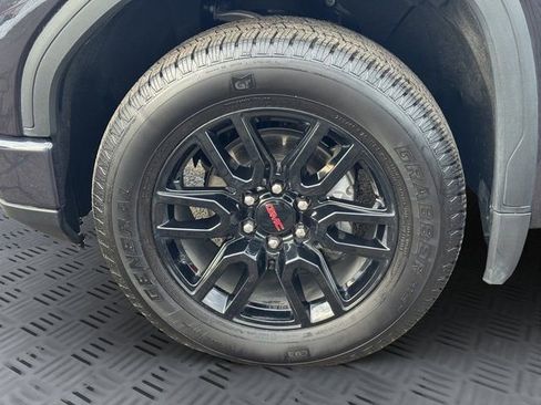 Used 2025 GMC Sierra 1500 Elevation w/ Elevation Premium Package image 29
