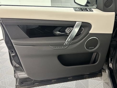 Used 2025 Land Rover Discovery Sport S image 10