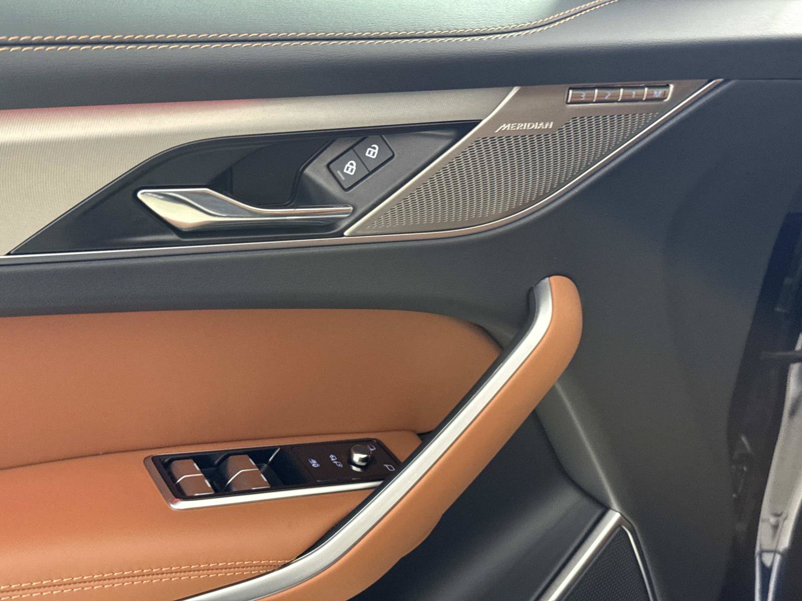 New 2026 Jaguar F-PACE R-Dynamic S AWD/4WD image 19