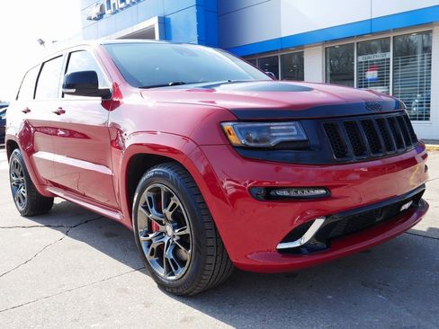 Used 2015 Jeep Grand Cherokee SRT w/ Luxury Group II image 2