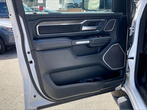 Used 2020 RAM 1500 Laramie AWD/4WD image 14