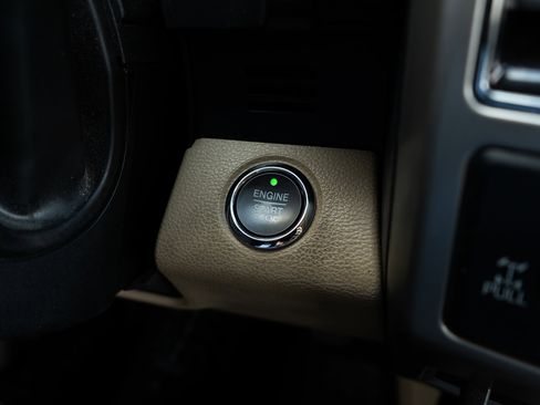 Used 2019 Ford F250 Lariat w/ Lariat Ultimate Package image 27