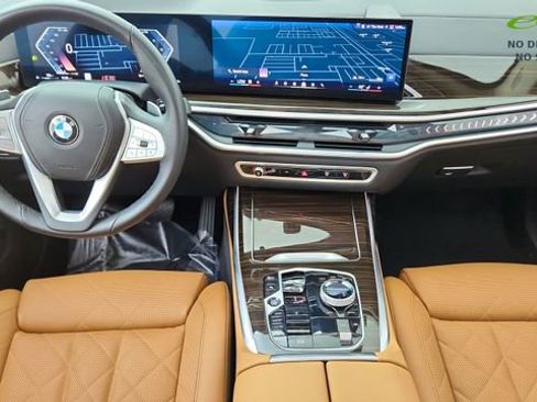 Used 2026 BMW X7 xDrive40i AWD/4WD image 40