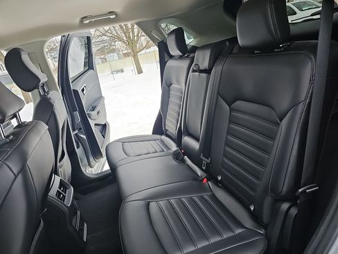 Used 2024 Ford Edge SEL image 13