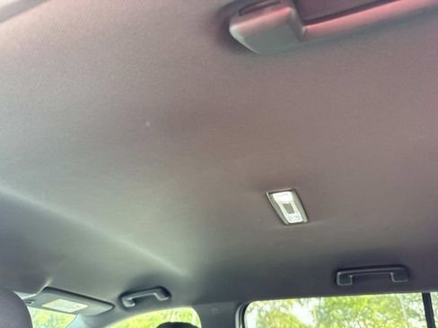 Used 2025 Chevrolet Equinox LT FWD image 19