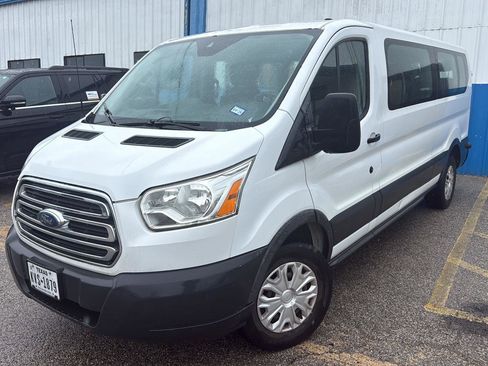 Used 2017 Ford Transit 350 XLT image 2