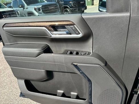 New 2026 GMC Sierra 1500 Elevation image 18