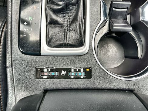 Used 2018 Toyota Highlander Limited image 35