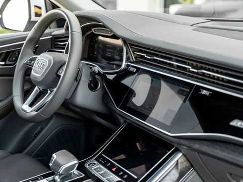 Used 2023 Audi Q8 Prestige AWD/4WD image 38