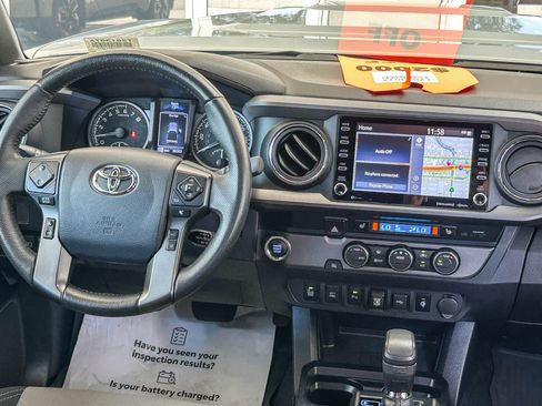 Used 2020 Toyota Tacoma TRD Sport w/ Technology Package RWD image 12