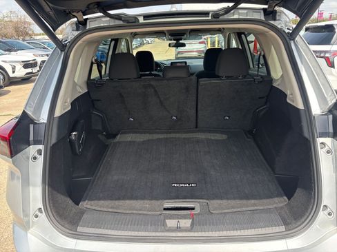 Used 2025 Nissan Rogue SV image 33