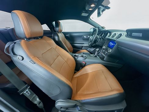 Used 2019 Ford Mustang Premium RWD image 29