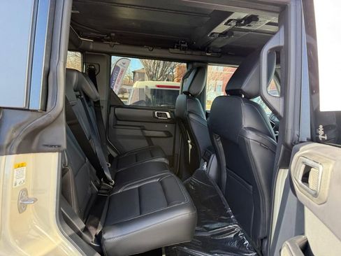 New 2025 Ford Bronco Outer Banks w/ Sasquatch Package image 5