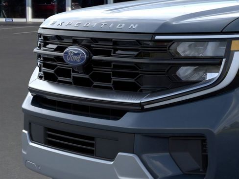 New 2025 Ford Expedition Max Platinum w/ Platinum Ultimate Package AWD/4WD image 17