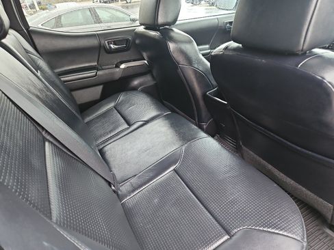 Used 2023 Toyota Tacoma Limited w/ Black Out Package (TMS) image 19